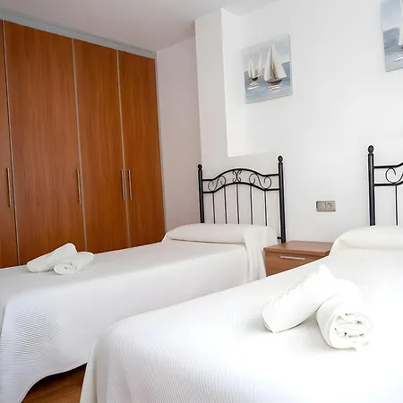 En Conil Zona Centro Solo Aceptamos Familias Y Parejas Appartement