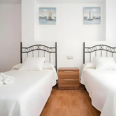 En Conil Zona Centro Solo Aceptamos Familias Y Parejas Appartement *